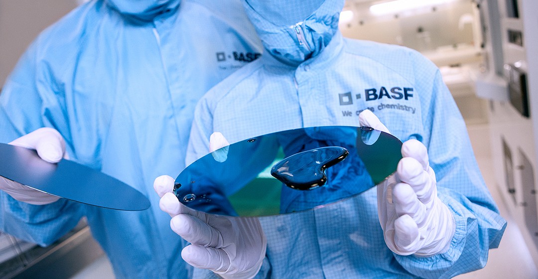 BASF - Aktie nimmt endlich Fahrt auf/Vorstandswechsel