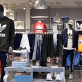 ADIDAS - Gewinn liegt unter den Erwartungen, Umsatzprognose erhöht