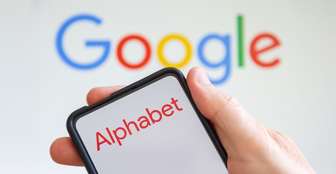 ALPHABET - Nur eine Saturn V steigt schneller