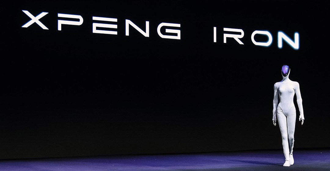 Teaserbild von XPENG - Roboter Iron geht in Produktion