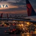 Teaserbild von DELTA AIR LINES: Höhere Ticketpreise – doch die Gewinnprognose sinkt