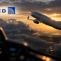 Teaserbild von UNITED AIRLINES: Warum sinkt der bereinigte Gewinn trotz Rekordumsatz?