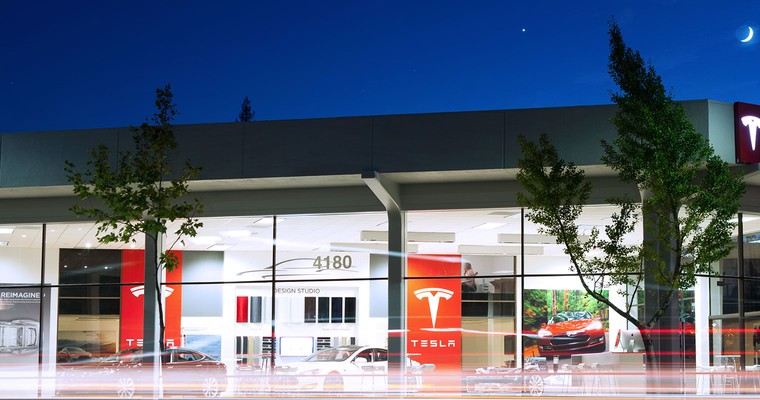 TESLA stellt langerwartetes „Model 3“ für den Massenmarkt vor